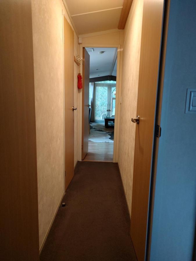 Chalet Met Veranda Aan Bosrand Vledder ภายนอก รูปภาพ
