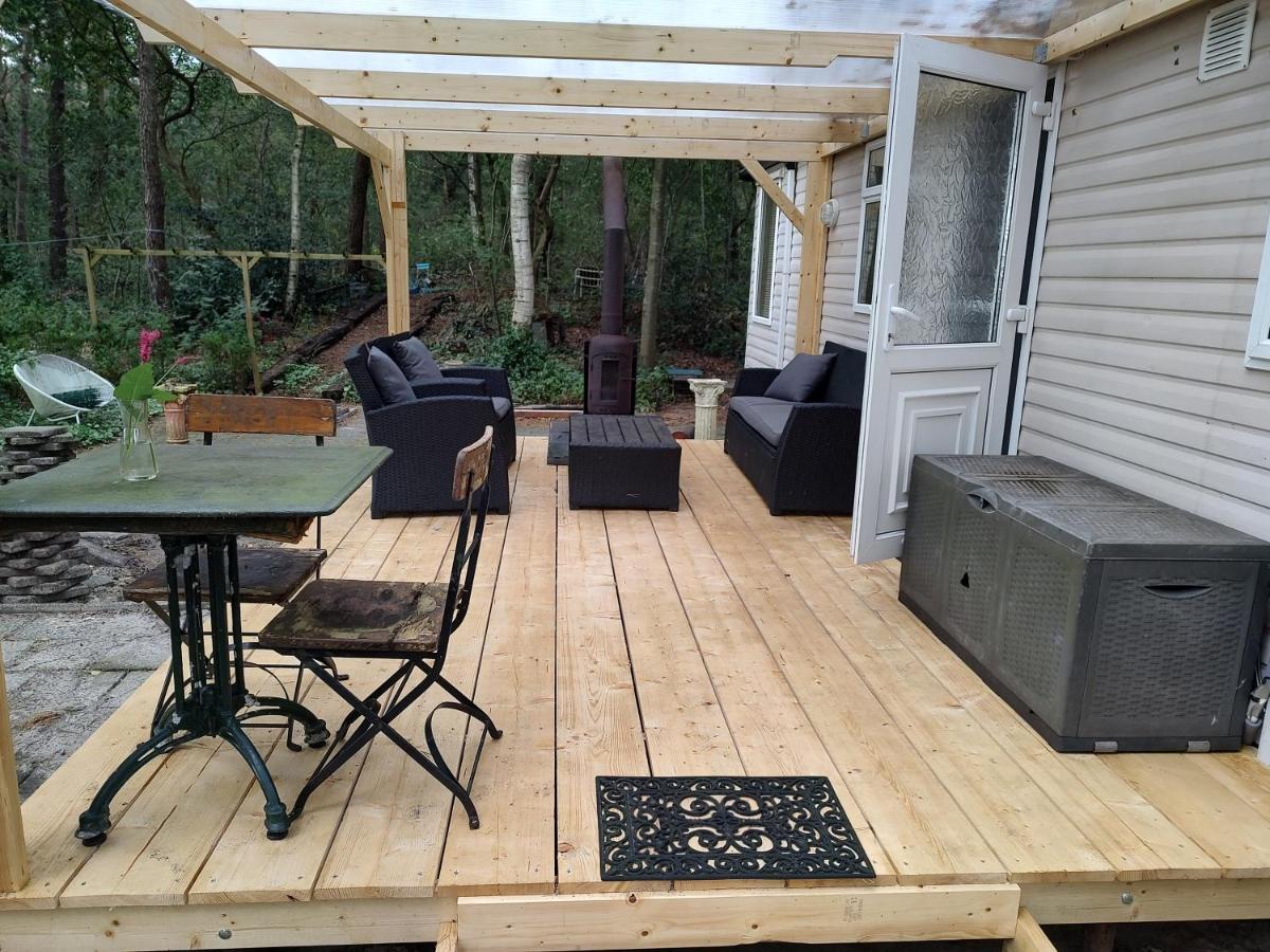 Chalet Met Veranda Aan Bosrand Vledder ภายนอก รูปภาพ