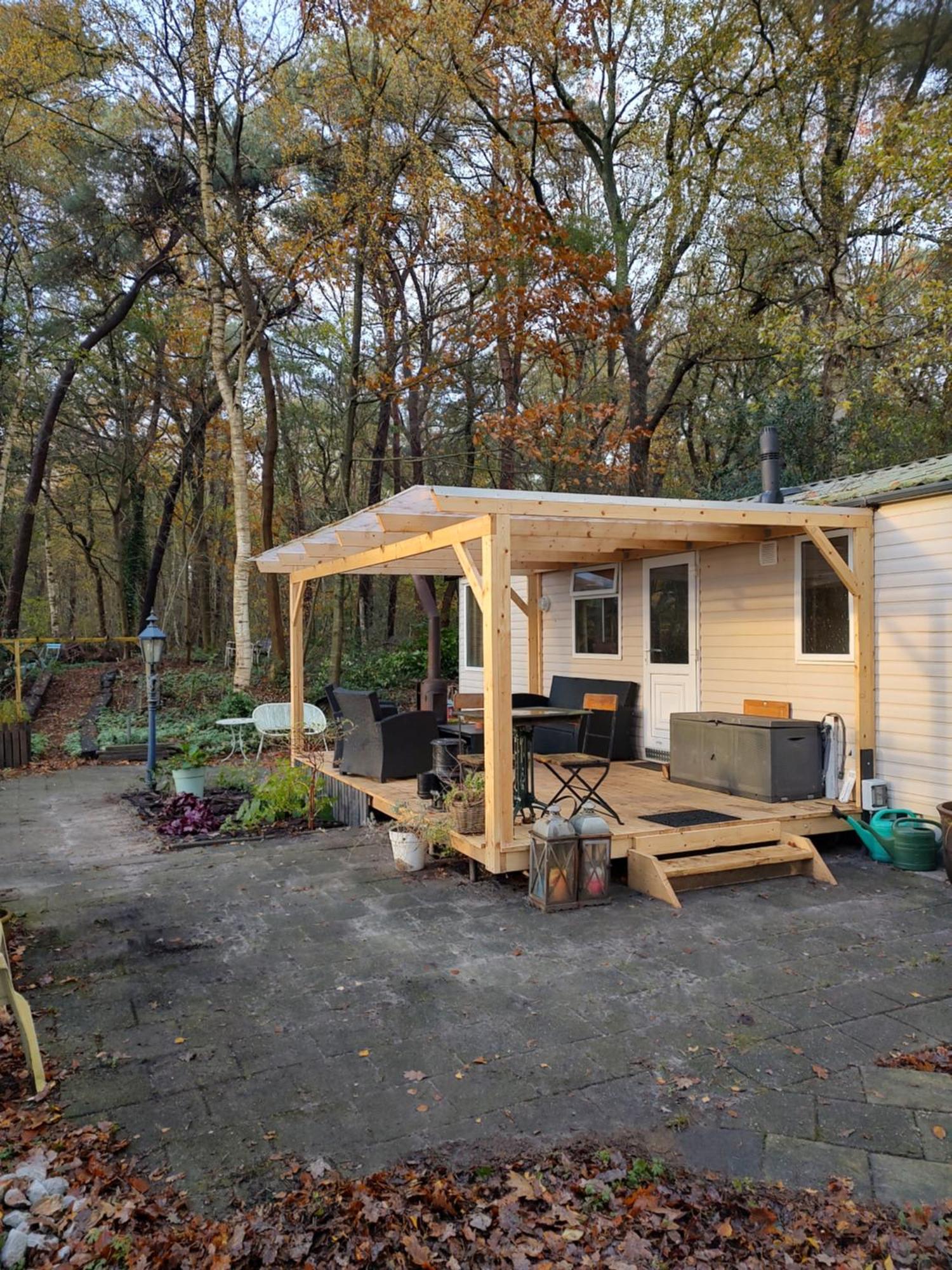 Chalet Met Veranda Aan Bosrand Vledder ภายนอก รูปภาพ