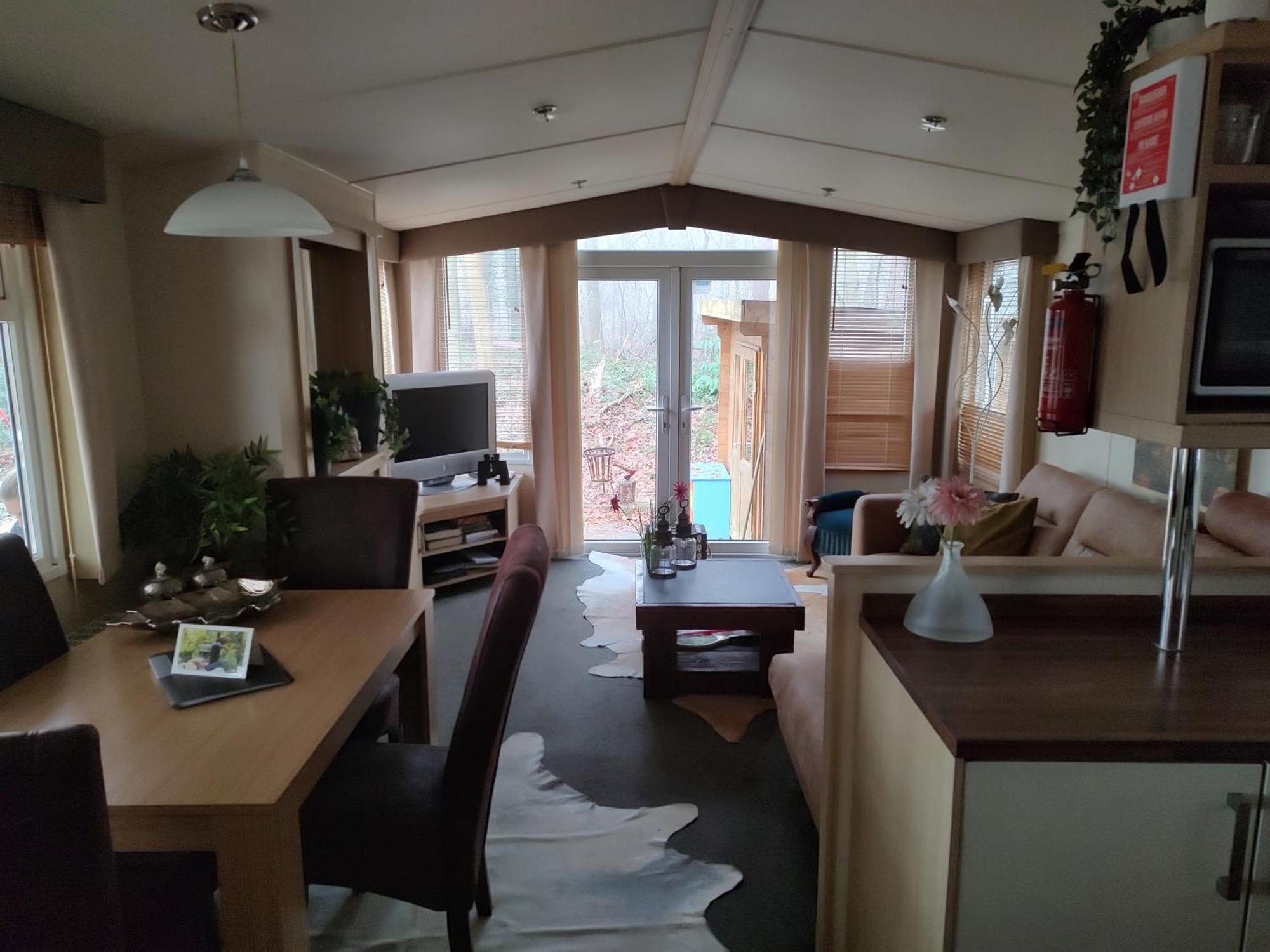Chalet Met Veranda Aan Bosrand Vledder ภายนอก รูปภาพ